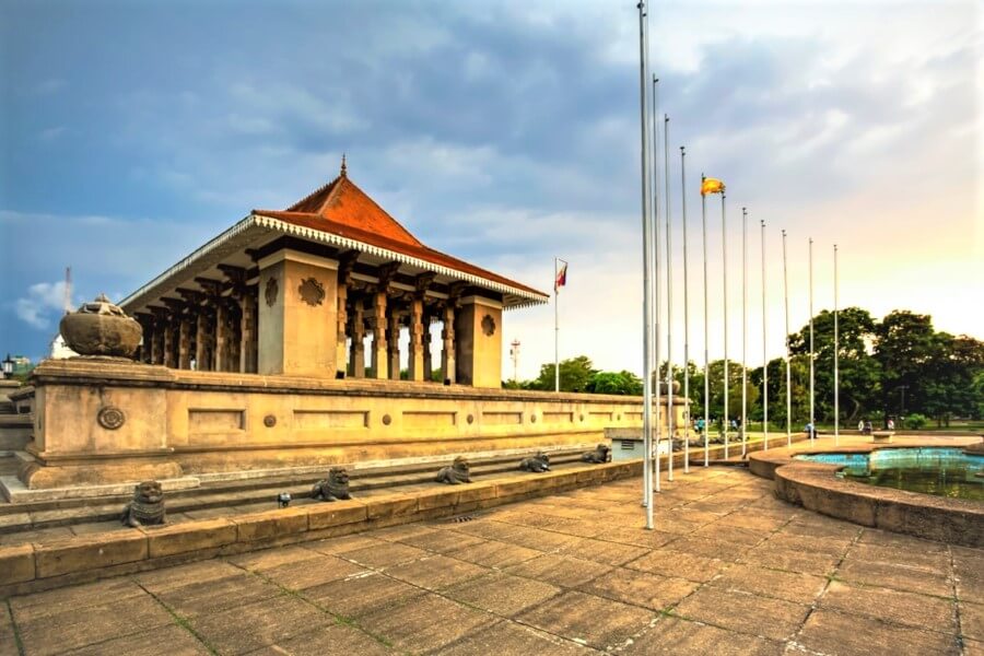 Colombo-City-Tour-on-Open-Deck-Bus-3