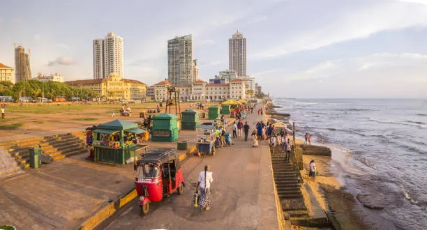 daily-life-at-galle-face-green